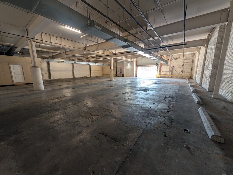 More Photos Of 605 Austin Ave, Waco Storefront Retail Office For Sale