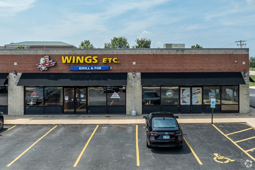 More Photos Of 1411-1475 Veterans Pky, Yorkville Unknown For Lease