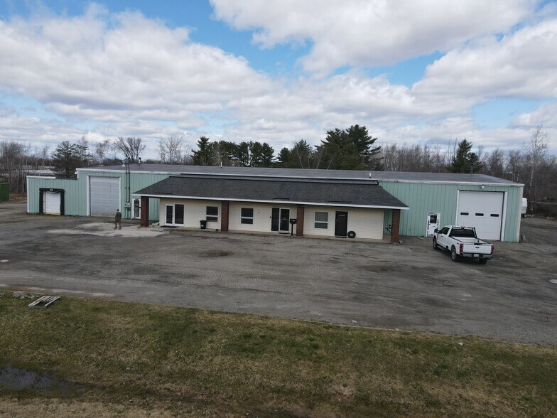 More Photos Of 121 Target Industrial Cir, Bangor Warehouse For Lease