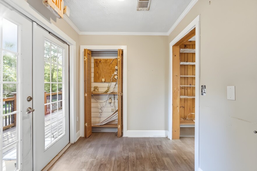 More Photos Of 3365 Thompson Bridge Rd, Gainesville Freestanding For Sale