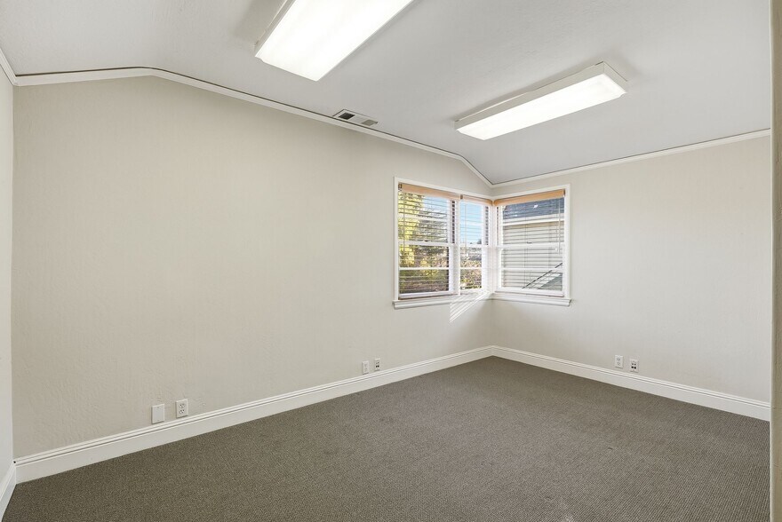 More Photos Of 29 Hawthorne Ave, Los Altos Office For Lease