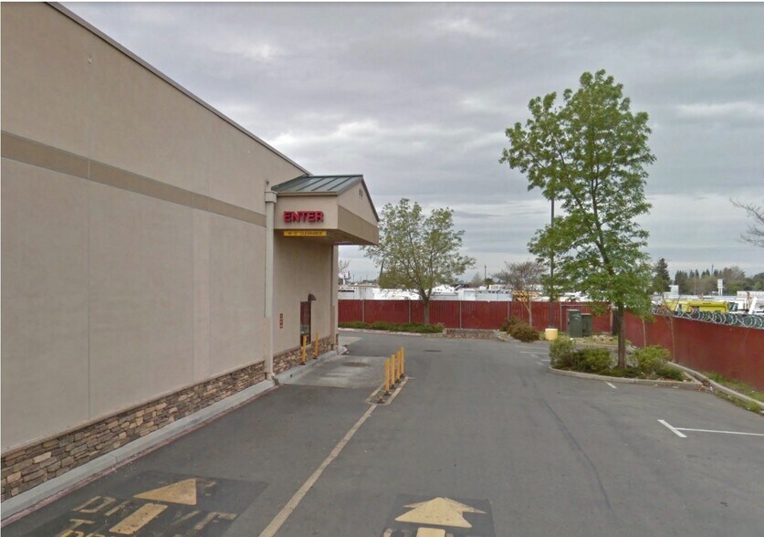 More Photos Of 6819 Watt Ave, North Highlands Drugstore For Lease