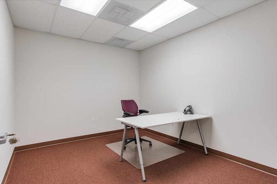 More Photos Of 1539 Tilco Dr, Frederick Light Distribution For Sale