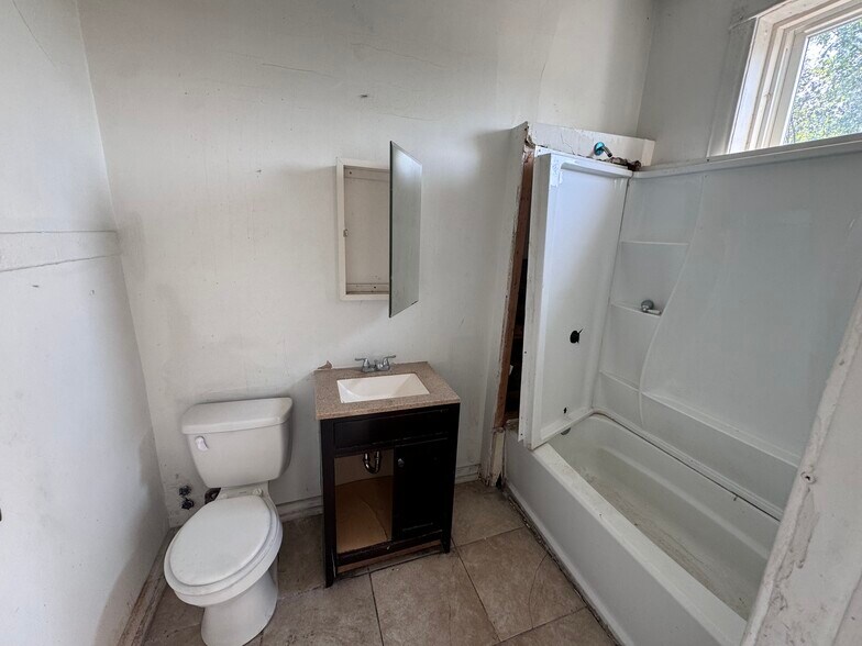 More Photos Of 7701 S Halsted St, Chicago Apartments For Sale