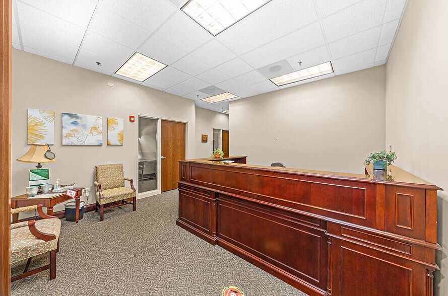 More Photos Of 1776 Legacy Cir, Naperville Medical For Lease