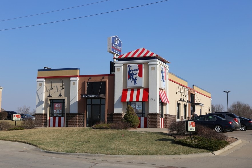 Primary Photo Of 2613 Candlewood Dr, Emporia Fast Food For Lease