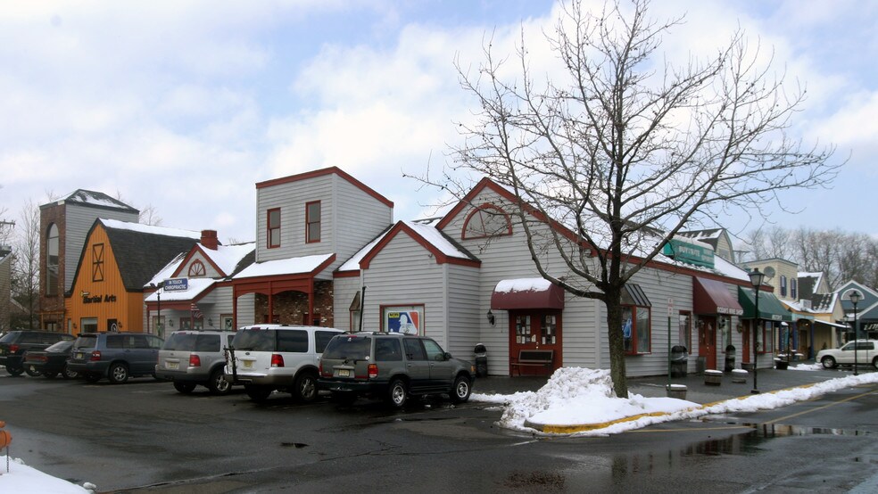 More Photos Of 833 W Park Ave, Ocean Unknown For Lease