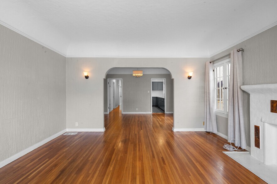 More Photos Of 327 N Ogden Dr, Los Angeles Apartments For Sale