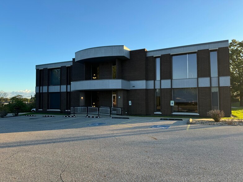 More Photos Of 66 S Miller Rd, Fairlawn Office For Lease