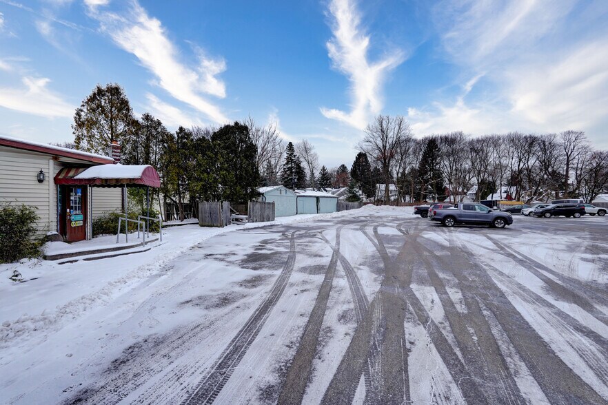 More Photos Of 2185 Monroe Ave, Rochester Restaurant For Sale