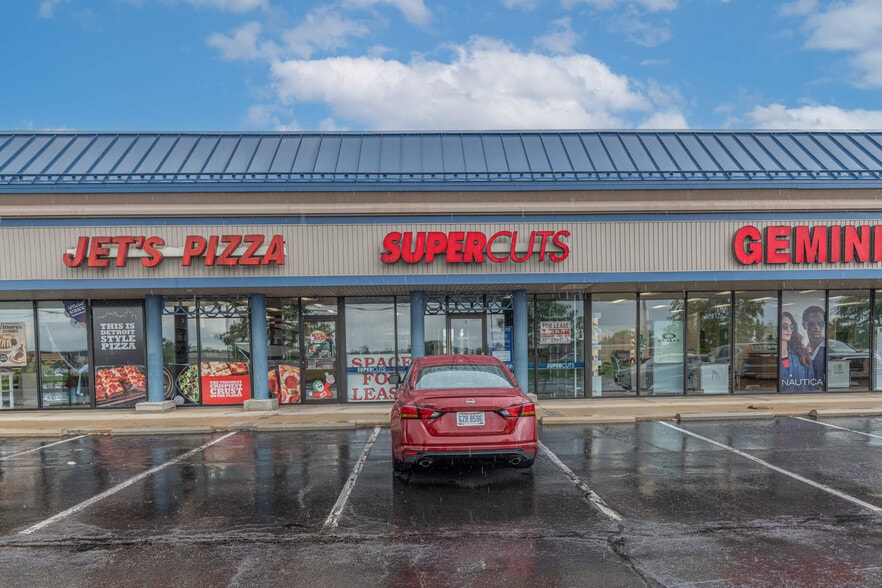 More Photos Of 2418 Esquire Dr, Dayton Storefront Retail Office For Lease