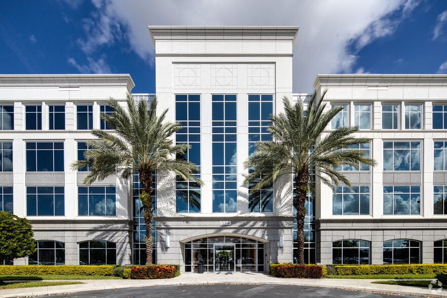 More Photos Of 5323 Millenia Lakes Blvd, Orlando Office For Lease