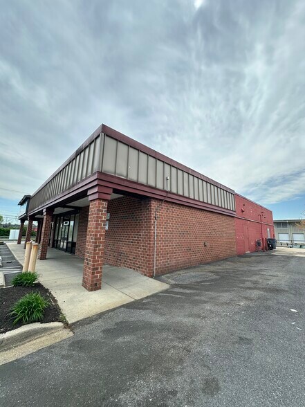 More Photos Of 5049-5057 Garrett Ave, Beltsville Freestanding For Lease