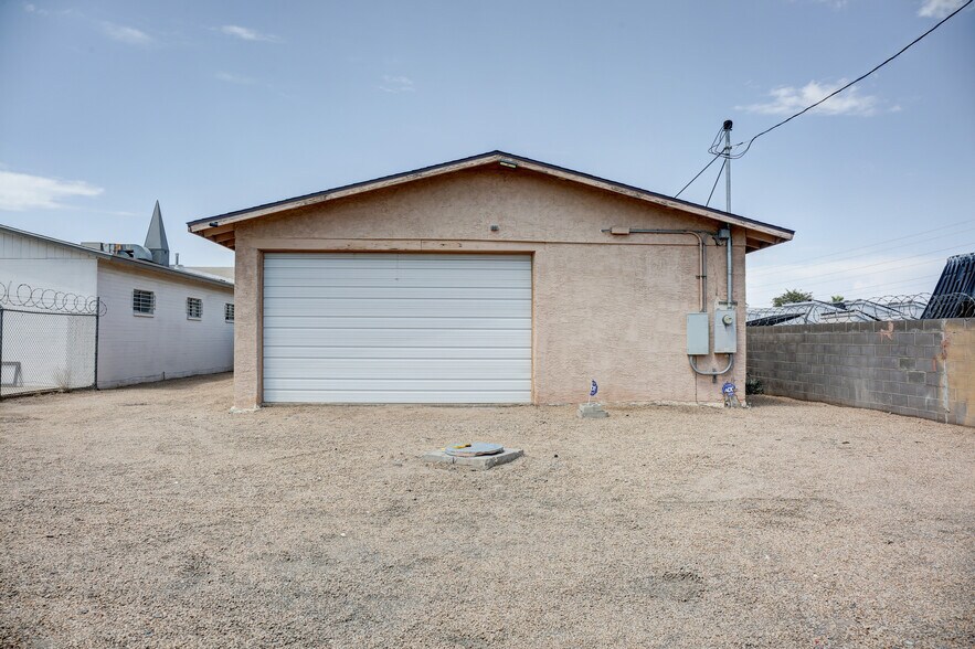 More Photos Of 11613 NW Grand Ave, El Mirage Light Distribution For Sale