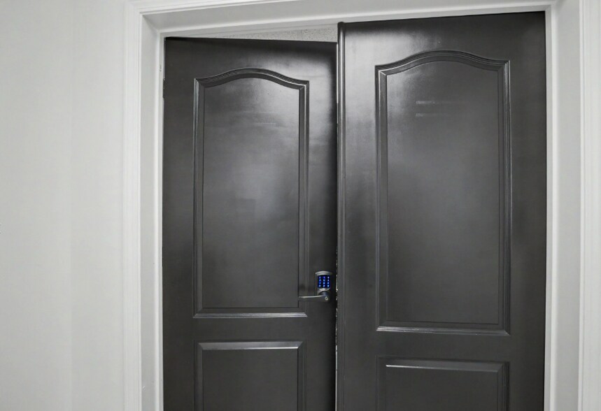 More Photos Of 139 W Ellis Rd, Griffin Loft Creative Space For Sale