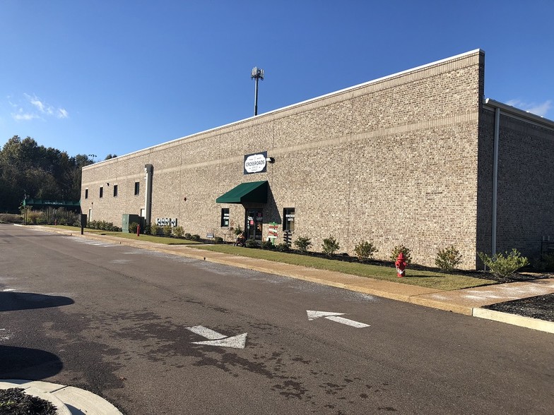 More Photos Of 8804 Caroma St, Olive Branch Flex For Lease