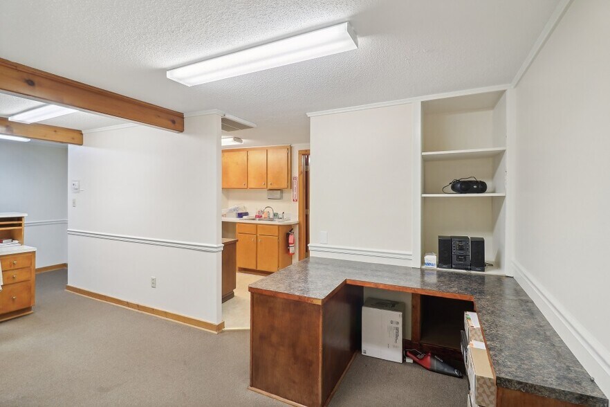 More Photos Of 1007 Carthage St, Sanford Medical For Lease
