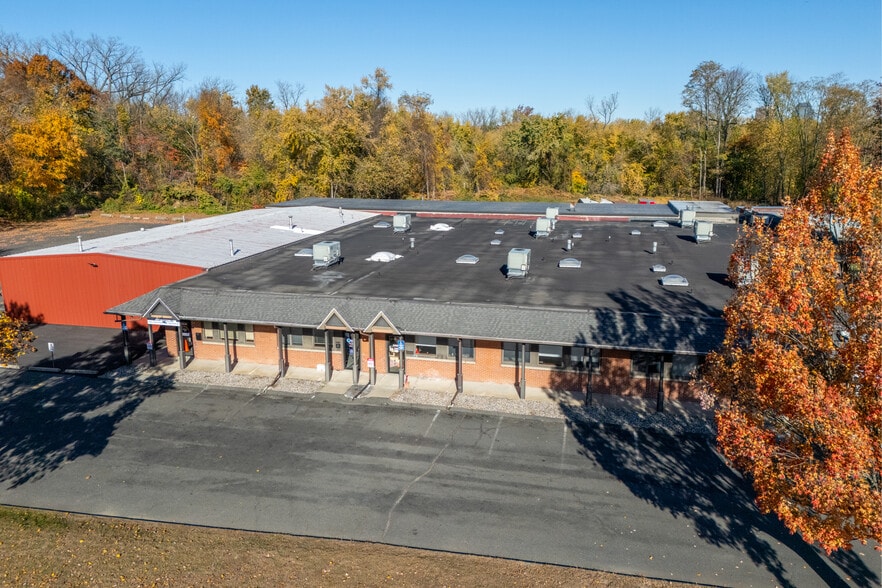 More Photos Of 2 S Bridge Dr, Agawam Office For Lease