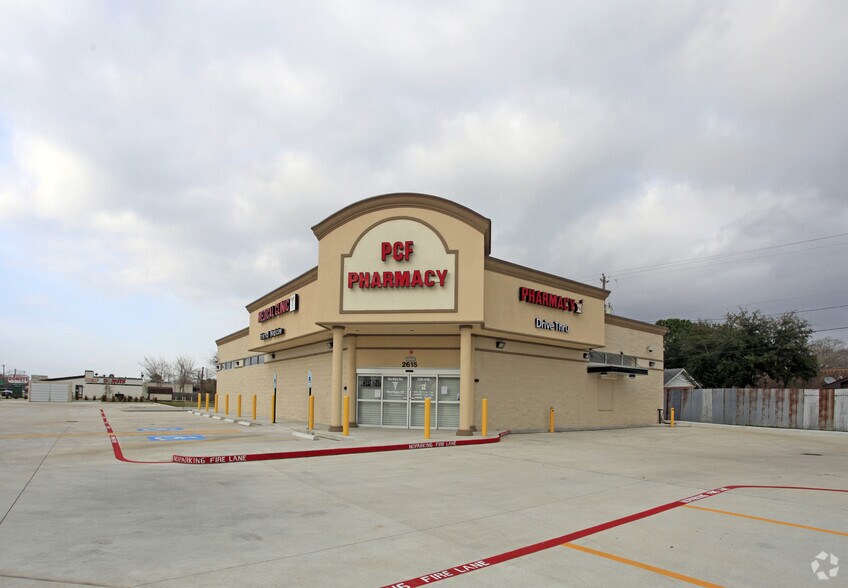 More Photos Of 2615 Strawberry Rd, Pasadena Drugstore For Sale