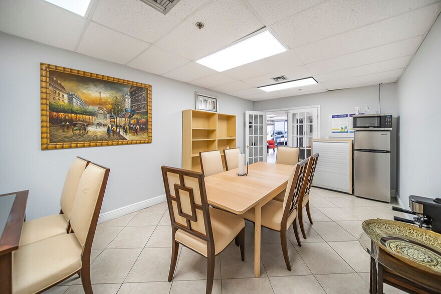 More Photos Of 3018 NW 79th Ave, Doral Warehouse For Lease