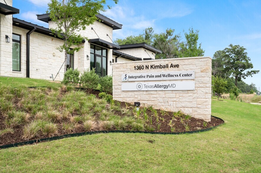 More Photos Of 1360 N Kimball Ave, Southlake Medical For Lease