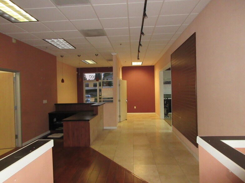 More Photos Of 1050 E Perrin Dr, Fresno Office For Lease