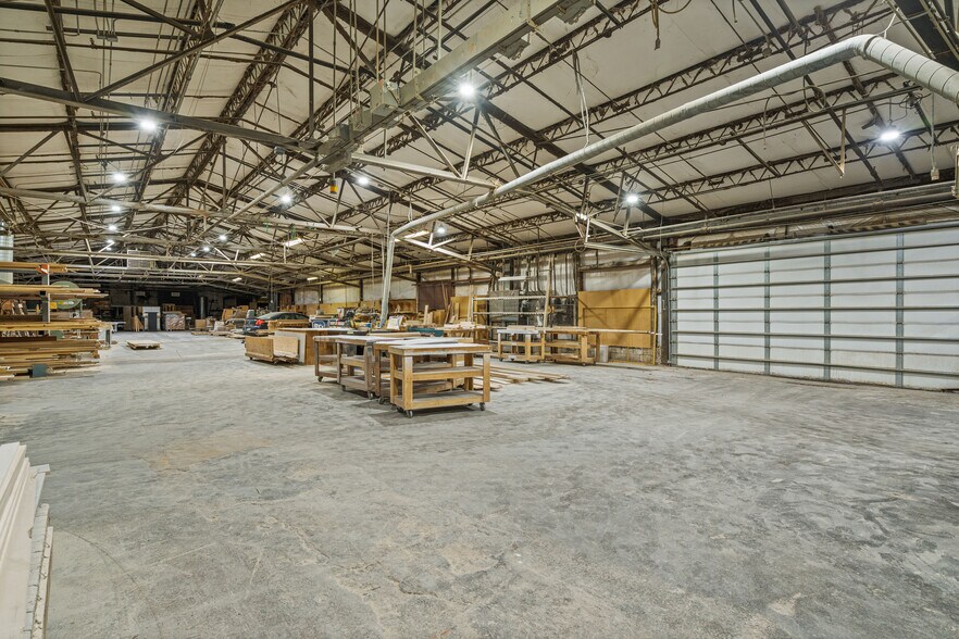 More Photos Of 1641 Crystal Ave, Kansas City Warehouse For Sale