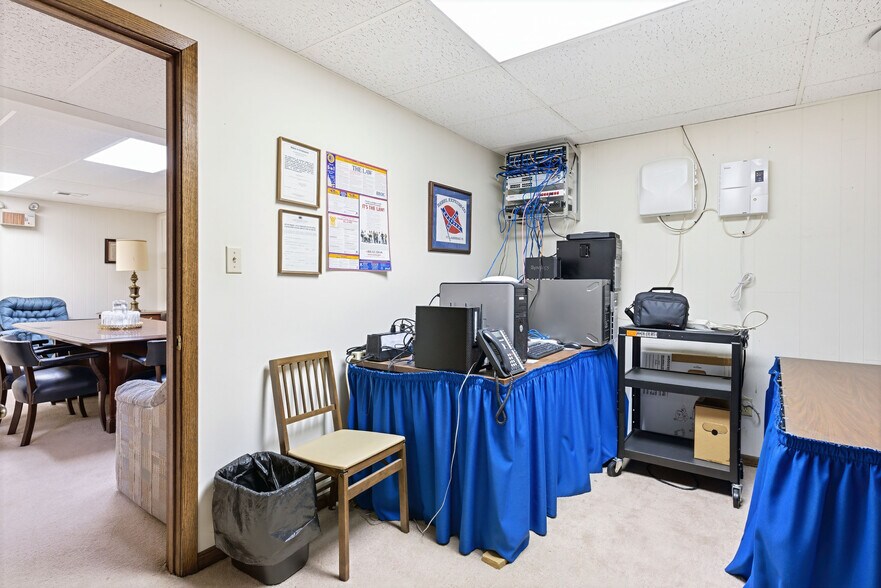 More Photos Of 2001-2007 Kinvara Dr, Pittsburgh Office For Sale