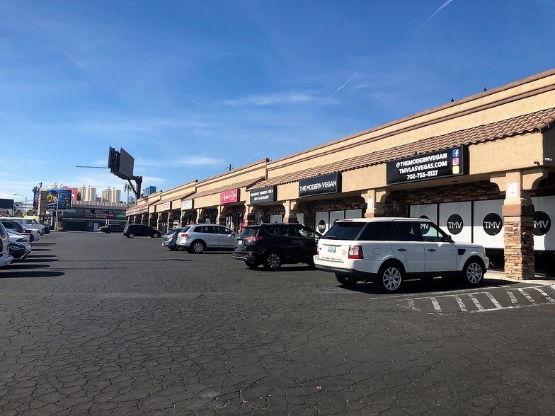 More Photos Of 700 E Naples Dr, Las Vegas Storefront For Lease