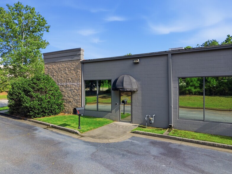 More Photos Of 1100 Old Ellis Rd, Roswell Loft Creative Space For Sale