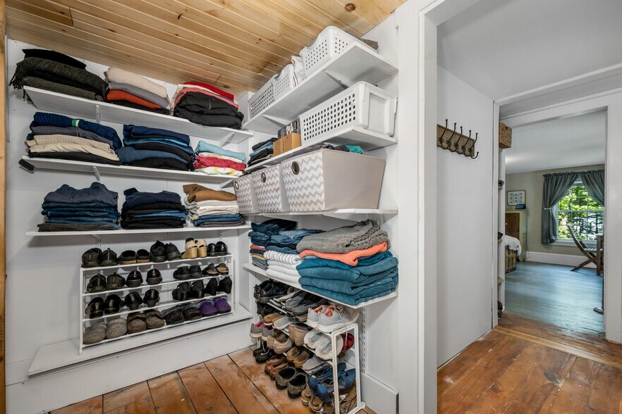 More Photos Of 521 Calef Hwy, Epping Specialty For Sale