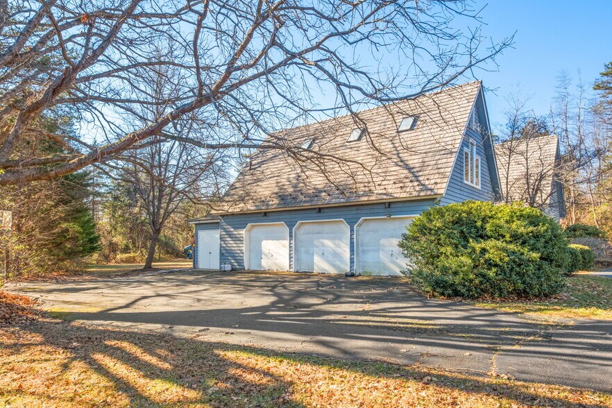More Photos Of 112 Blue Chickory Ln, Nellysford Specialty For Sale