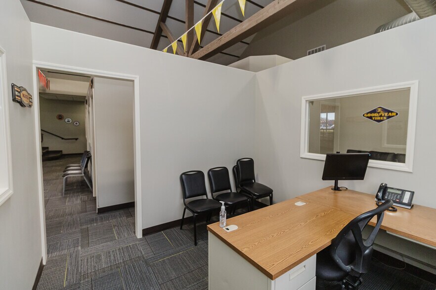 More Photos Of 3101 S Broadway St, Wichita Freestanding For Sale