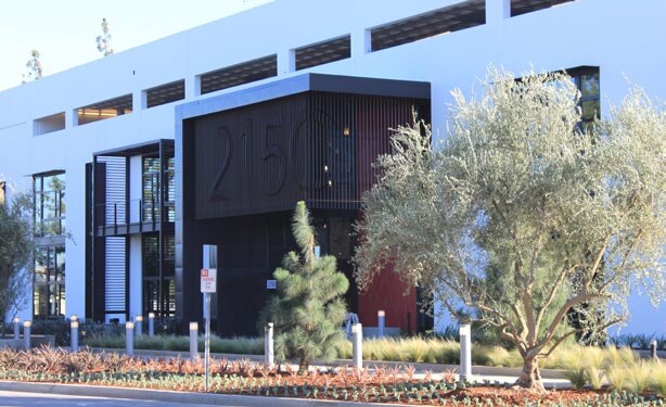 More Photos Of 2777 N Ontario St, Burbank Light Distribution For Lease