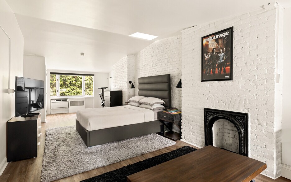 More Photos Of 15 Gay St, New York Apartments For Sale