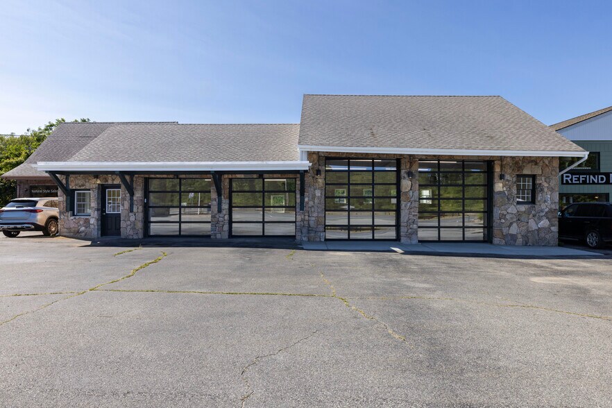 Primary Photo Of 5680 Post Rd, Charlestown General Retail For Lease