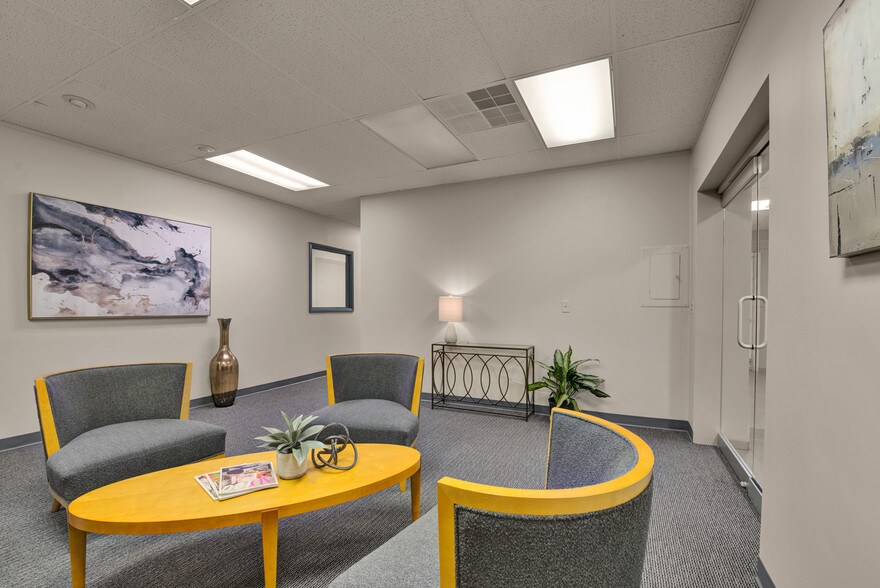 More Photos Of 999 N Main St, Glen Ellyn Office For Lease