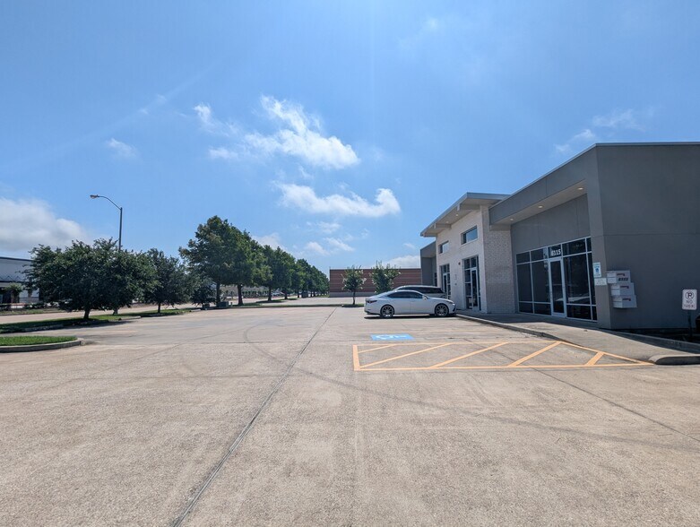 More Photos Of 6115 Muela Creek Dr, Beaumont Office For Lease