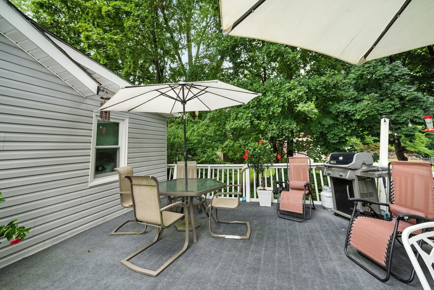 More Photos Of 260 Espanong Rd, Lake Hopatcong Restaurant For Sale