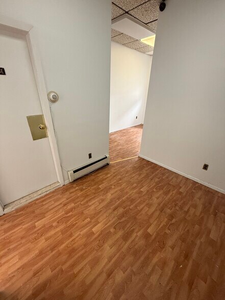 More Photos Of 64-03 Roosevelt Ave, Woodside Storefront Retail Office For Lease