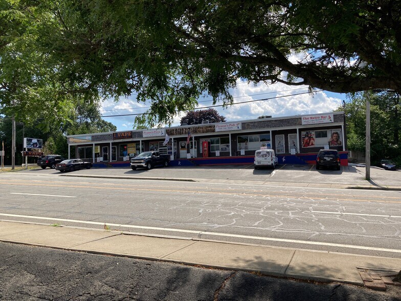 Primary Photo Of 2323 Warwick Ave, Warwick Storefront For Lease