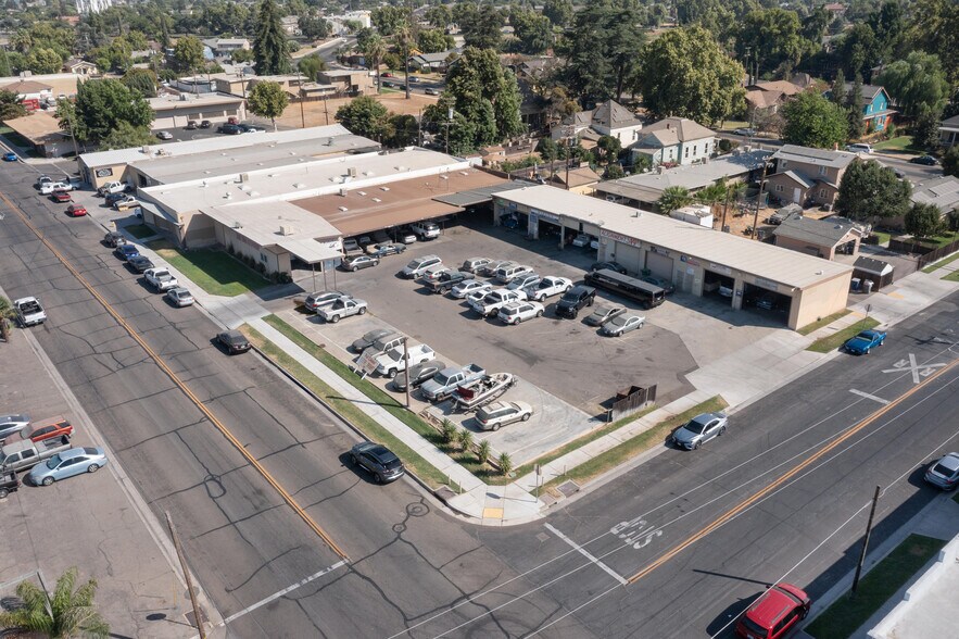 Primary Photo Of 421-425 N E St, Madera Auto Repair For Lease