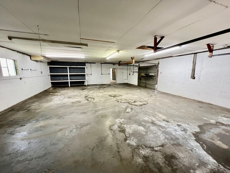 More Photos Of 15242 General Puller Hwy, Deltaville Freestanding For Sale