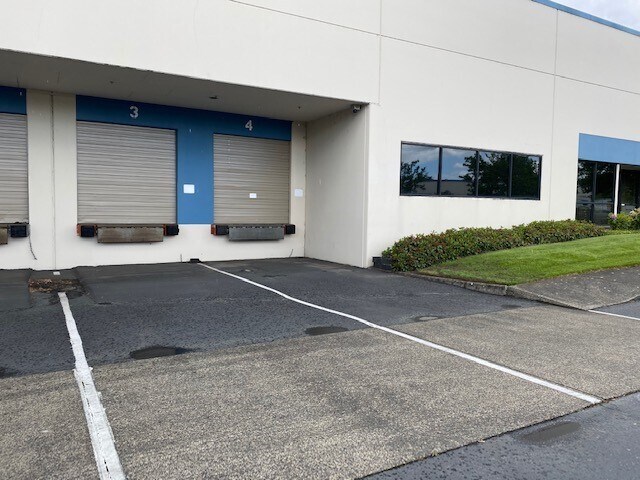 More Photos Of 12801-12815 NE Airport Way, Portland Warehouse For Lease