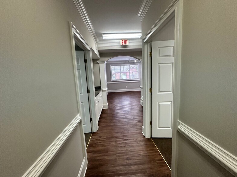 More Photos Of 327 Dahlonega St, Cumming Medical For Sale