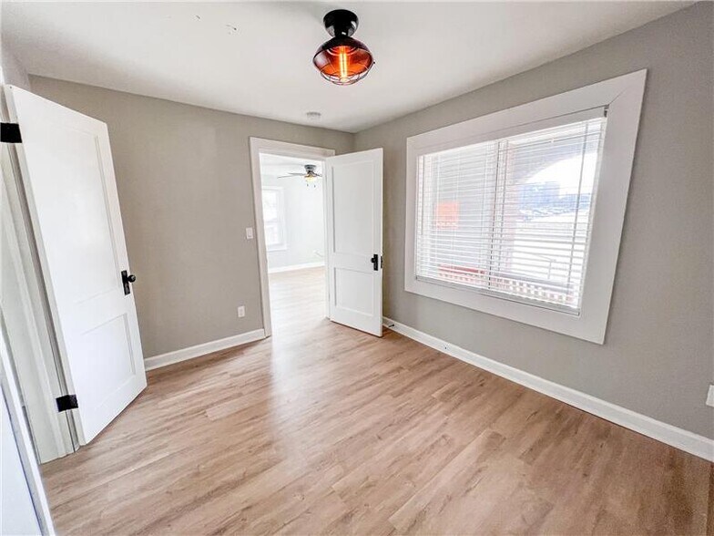 More Photos Of 844 Washington Blvd, Kansas City Apartments For Sale