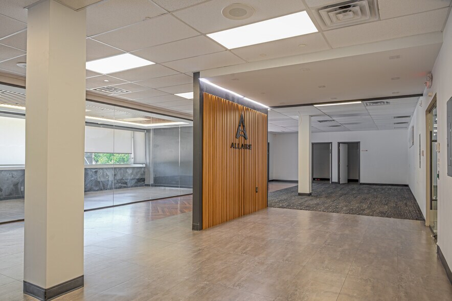 More Photos Of 1105 E County Line Rd, Lakewood Office For Lease