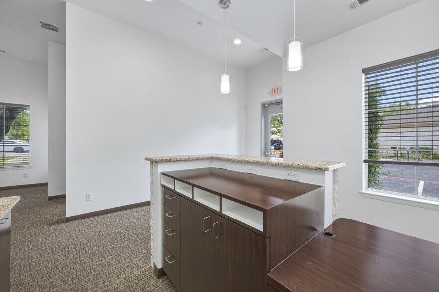 More Photos Of 12171 W Parmer Ln, Cedar Park Medical For Lease