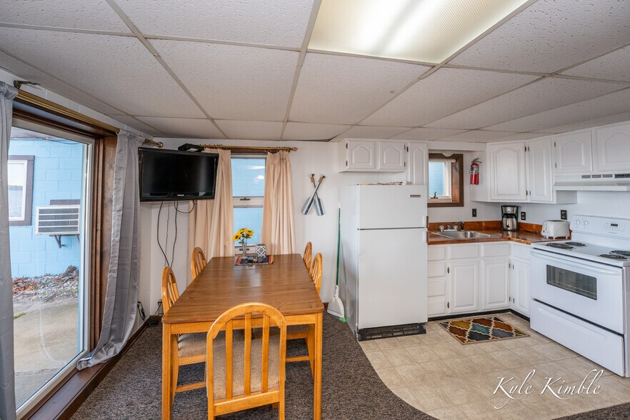 More Photos Of 104 W Houghton Lake Dr, Prudenville Hotel For Sale