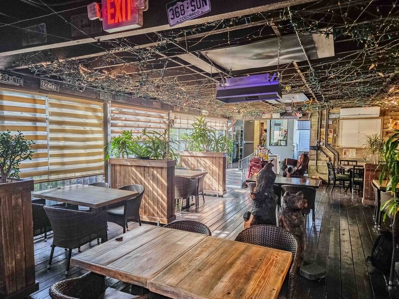 More Photos Of 228 S Oxford Ave, Los Angeles Restaurant For Sale